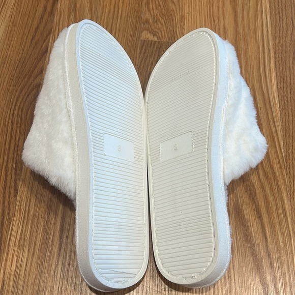 Daisy Street Dolls Kill Fluffy plushy White slip on Slippers Colorful Flower 8 - Picture 8 of 9